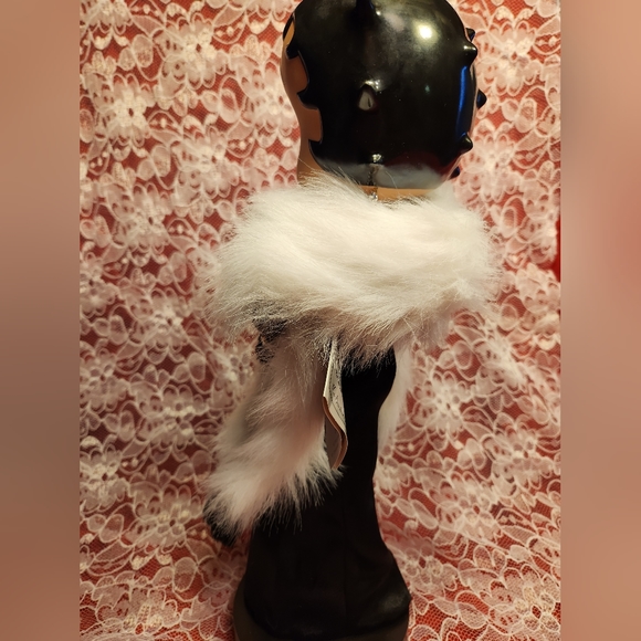 Rare Limited Edition Danbury Mint Betty Boop "Dress To Perfection" - Picture 4 of 6